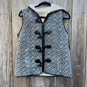 NWT Ruff Hewn Gray Black Fair Isle Type Pattern Vest Sz Small